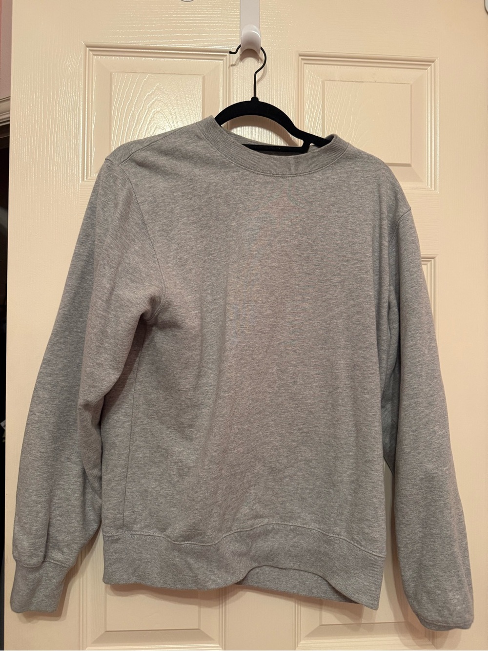 Brandy Melville Classic Crewneck Sweatshirt - Gray